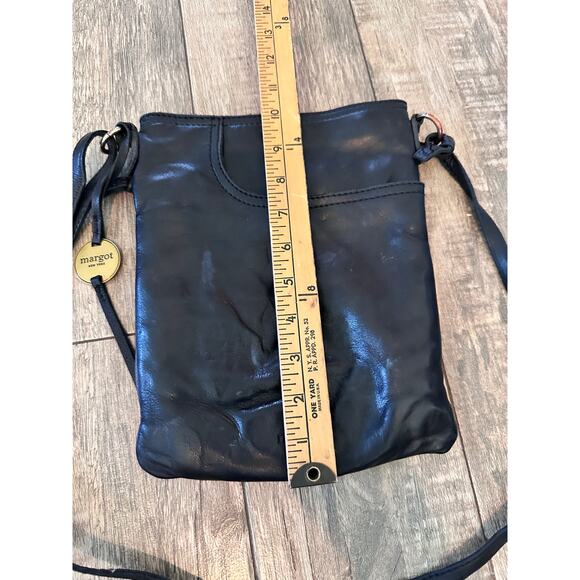 Margot New York Women's Black Genuine Leather Adjustable Straps Shoulder Bag - Picture 5 of 13